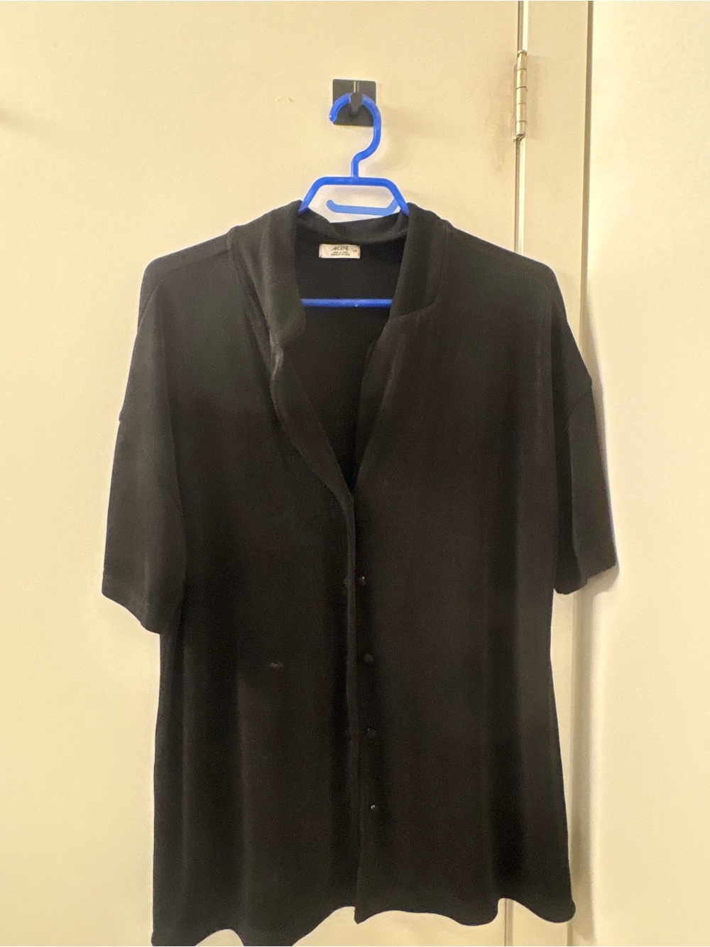 Women’s Black Short-Sleeve Button-Up Shirt